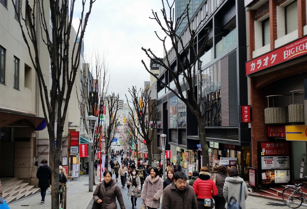 1. Kagurazaka ถนนคนเดินที่มีทั้งความย้อนยุคและความทันสมัย
