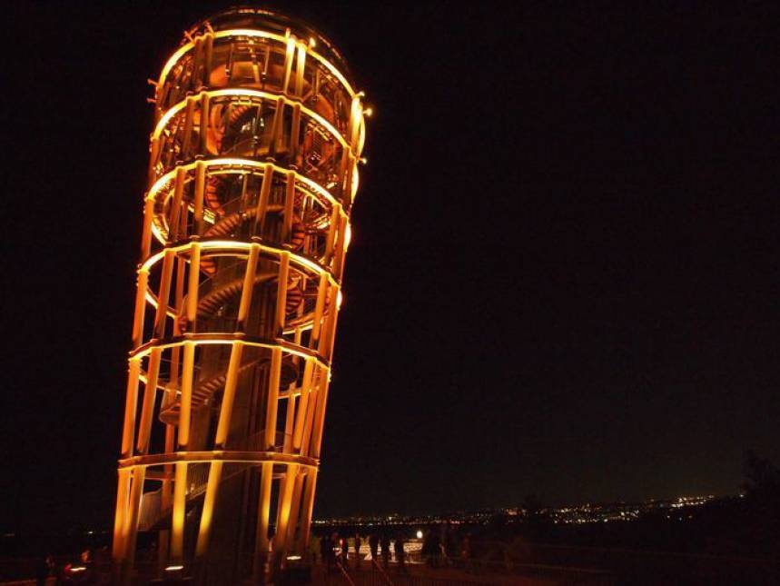 6. Enoshima Sea Candle