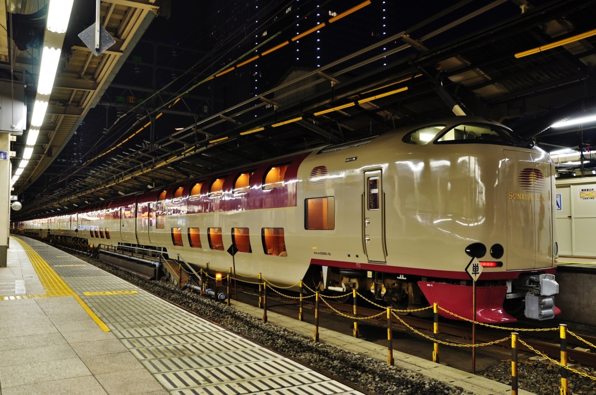 日本唯一現行定期寢台夜行列車「Sunrise瀨戶・出雲號」
