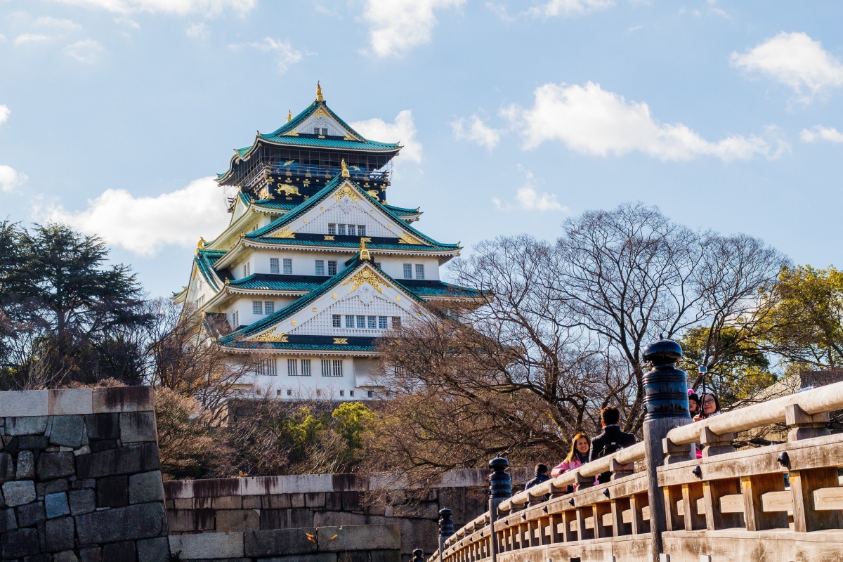 1. สวนปราสาทโอซาก้า (Osaka Castle Park)