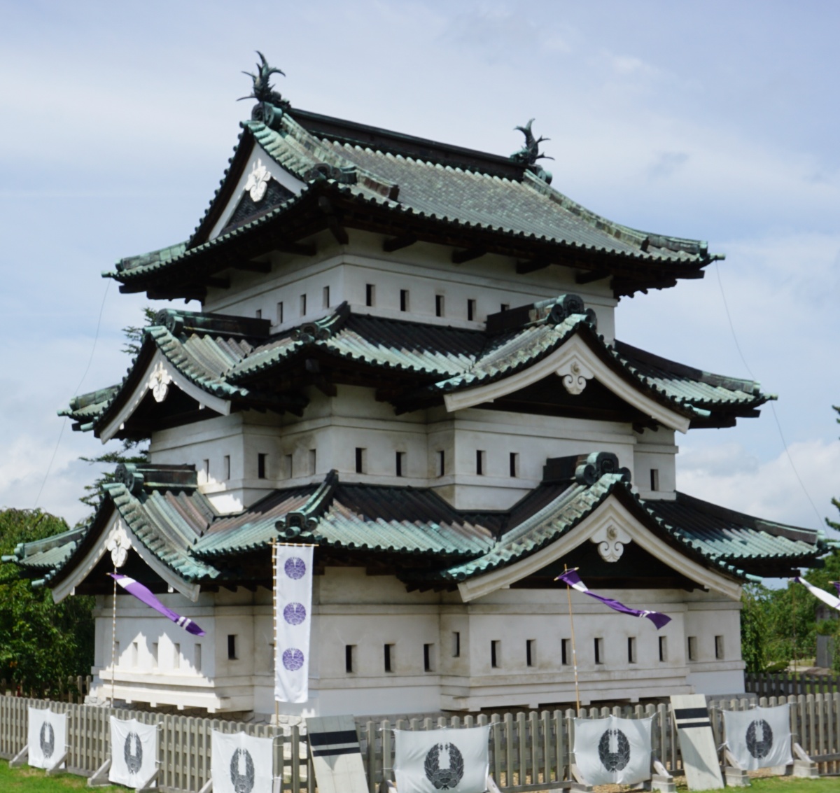 ปราสาทฮิโรซากิ - Hirosaki Castle