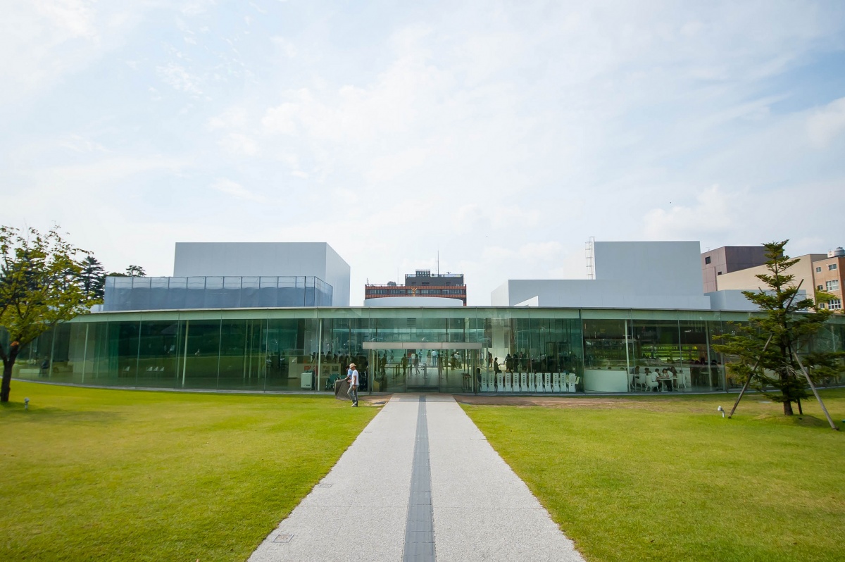 4. พิพิธภัณฑ์ศิลปะแห่งศตวรรษที่ 21คานาซาว่า (21st Century Museum of Contemporary Art)