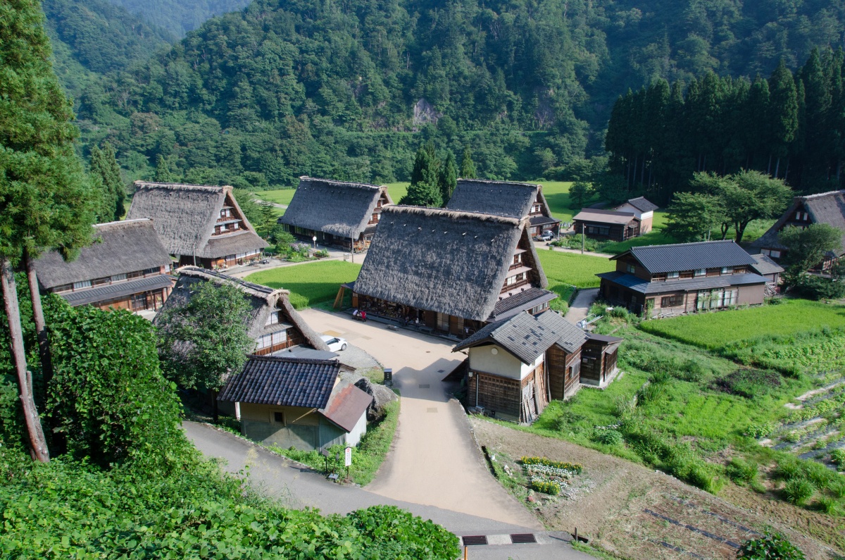 1. หมู่บ้านโกคายาม่า (Gokayama Village)
