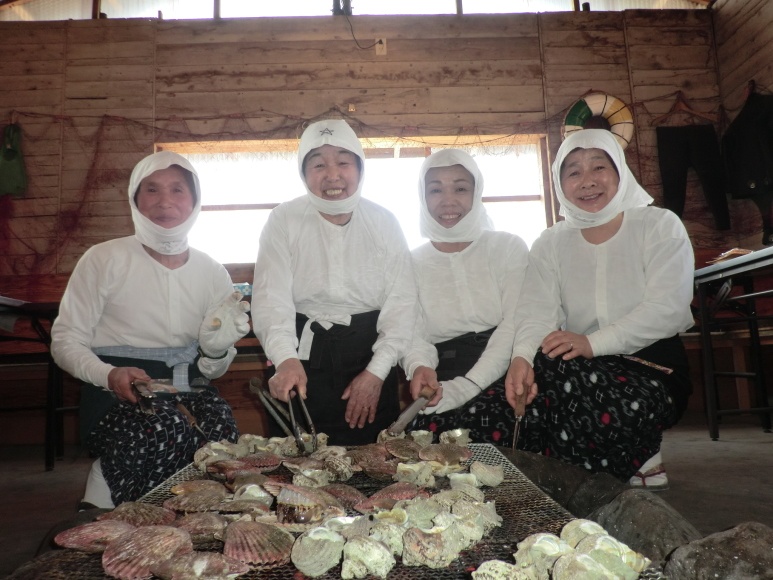 กระท่อมอามะฮาจิมังคามาโดะ (Ama Hut Hachimankamado)