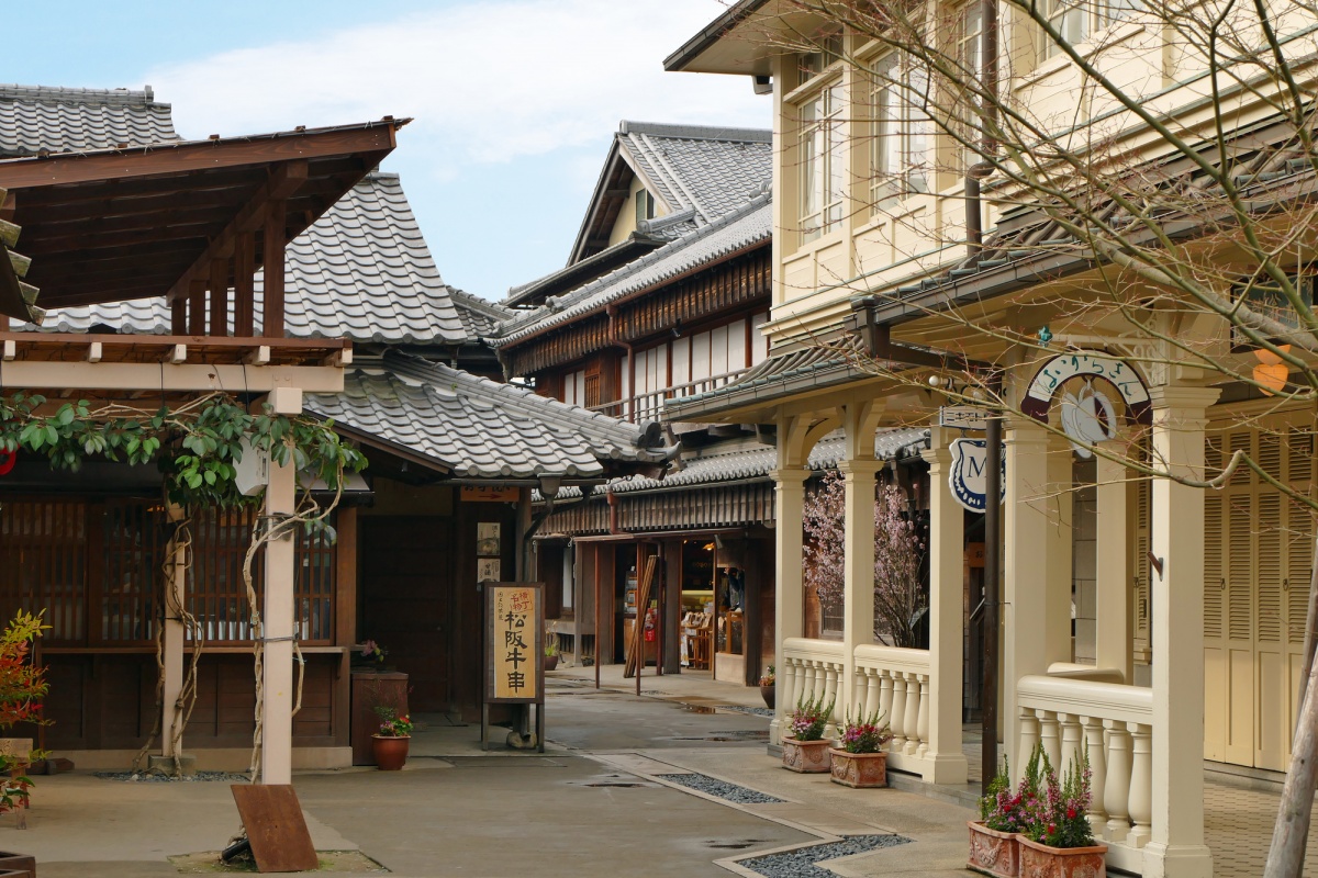 ตลาดโอคาเกะโยโกะโจ (Okage Yokocho Ancient Street)