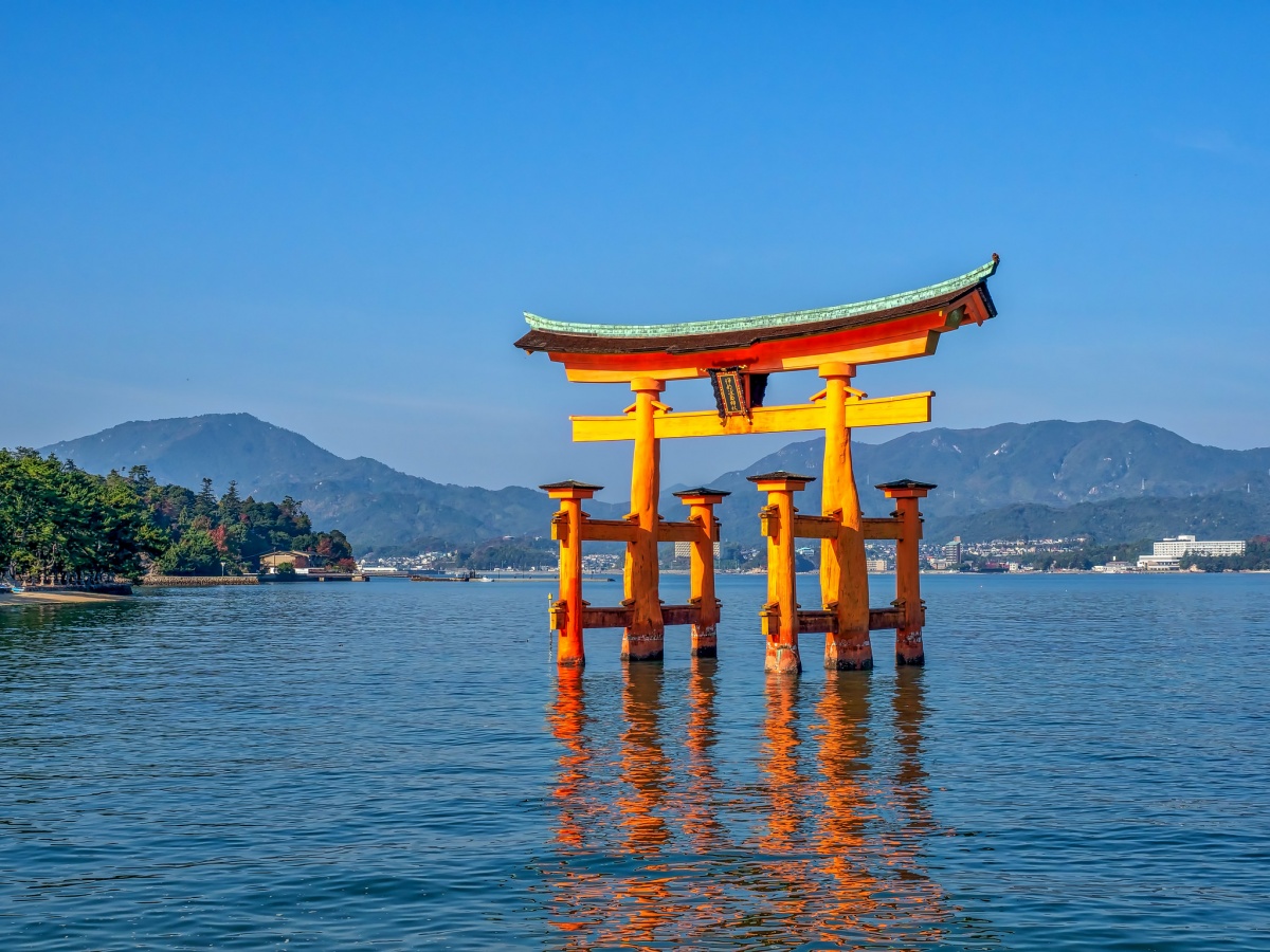 3. ศาลเจ้ากลางน้ำ อิตสึกุชิมะ จ.ฮิโรชิมะ (Itsukushima Jinja Shrine, Hiroshima)