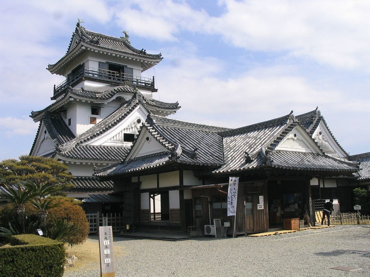 1. ปราสาทโคจิ (Kochi Castle)