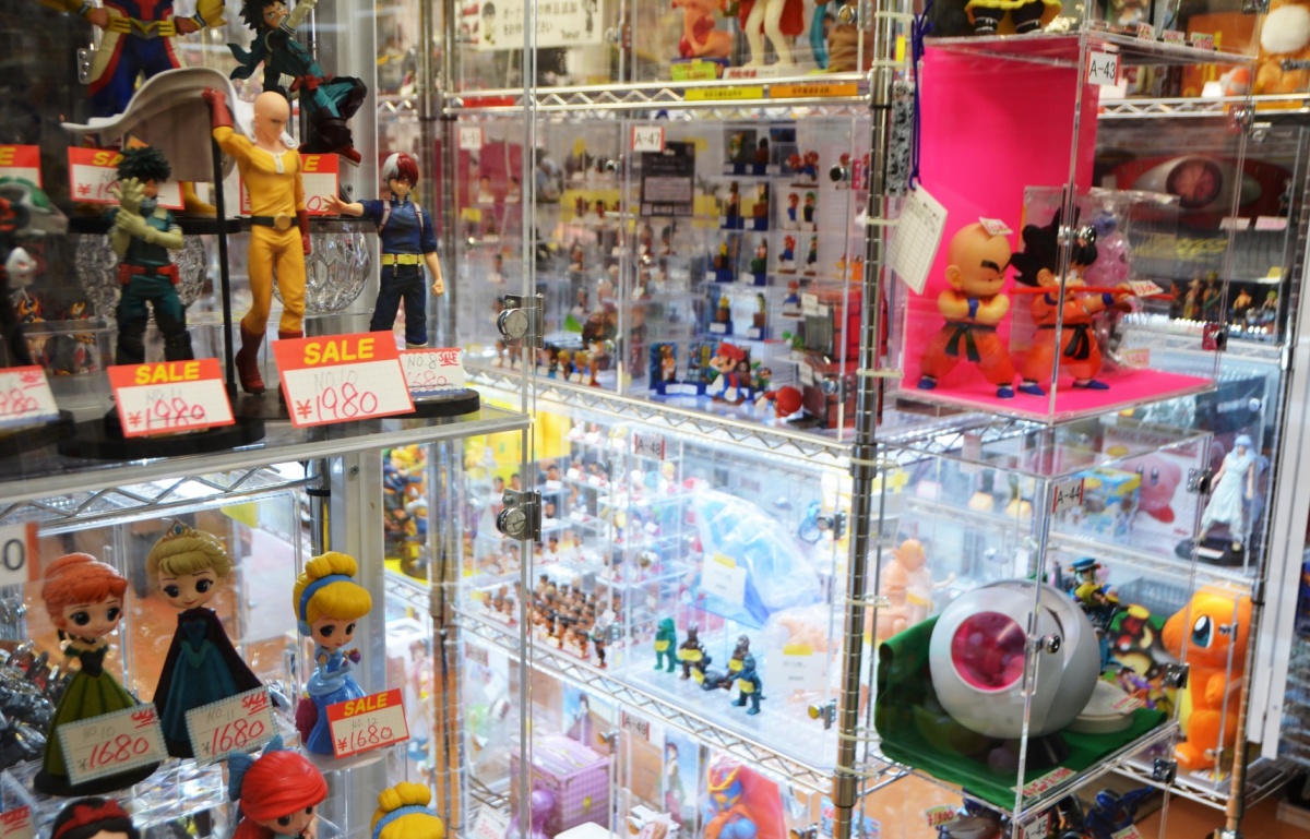 有關日本二手玩具店的分類與價格