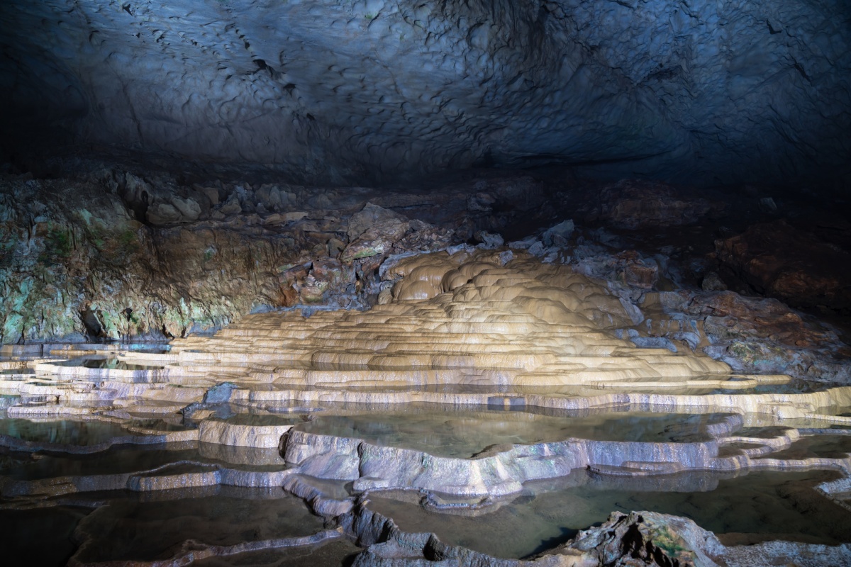 ถ้ำอาคิโยชิโดะ (Akiyoshido Cave)