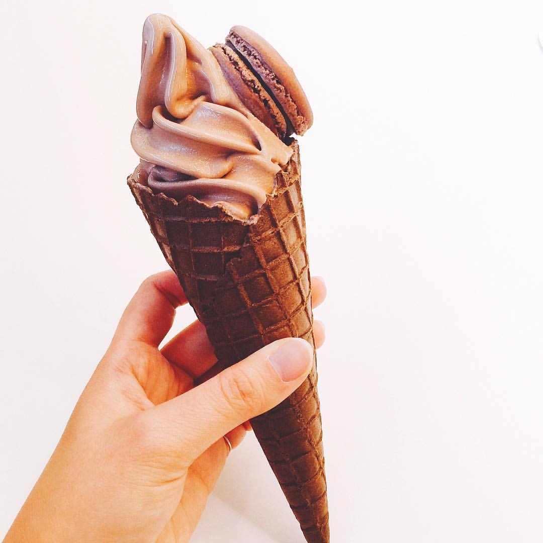 追求新的創意！HUGO & VICTOR的苦調巧克力霜淇淋佐馬卡龍
