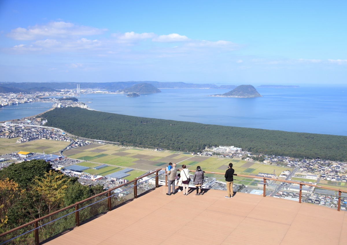 จุดชมวิวยอดเขาคางามิ (Kagamiyama Observatory)