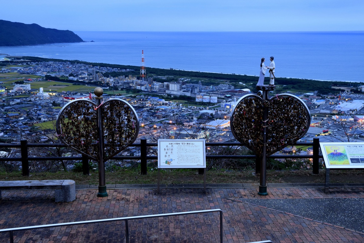 6. จุดชมวิวอาตะโกยามะ (Atagoyama Observatory)