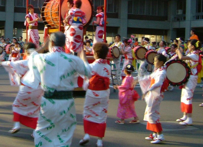7. เทศกาลโมริโอกะ ซันสะ โอโดริ จังหวัดอิวาเตะ (Morioka Sansa Odori, Iwate)