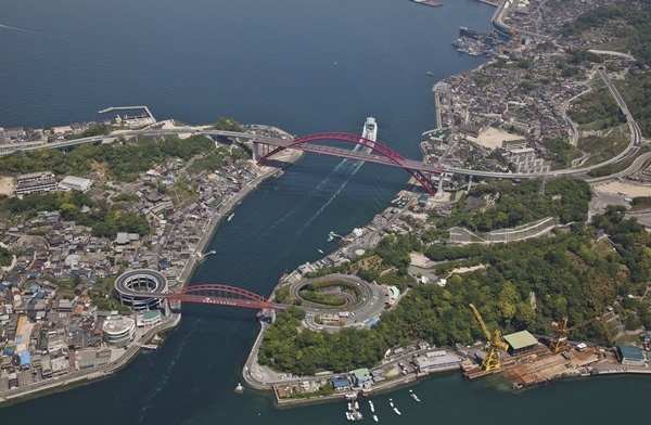 「音戶地區」搭乘全日本最短航線 俯瞰花海大橋與傳奇海峽