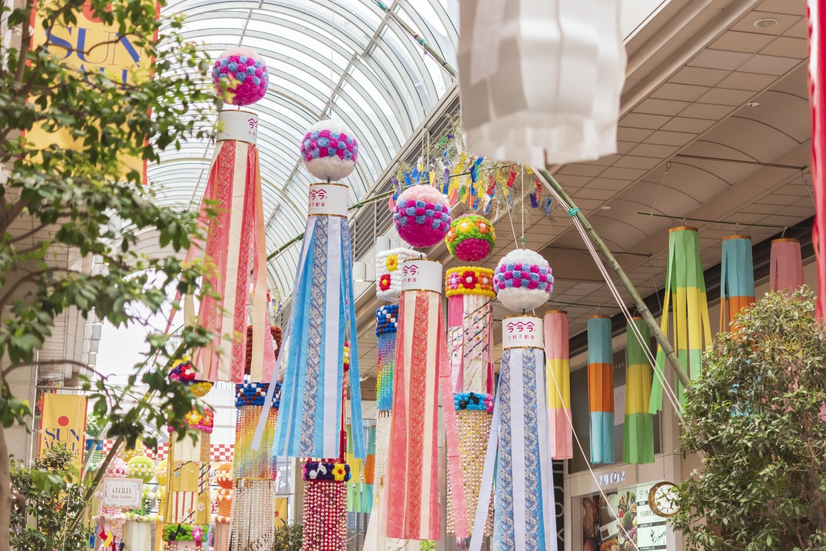 3. เทศกาลทานาบาตะ เซ็นได (Sendai Tanabata Matsuri)