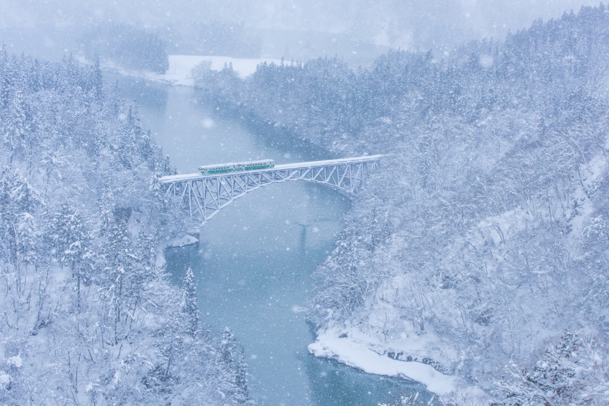 8. รถไฟสายทาดามิ จังหวัดฟุกุชิมะ (Tadami Line, Fukushima)