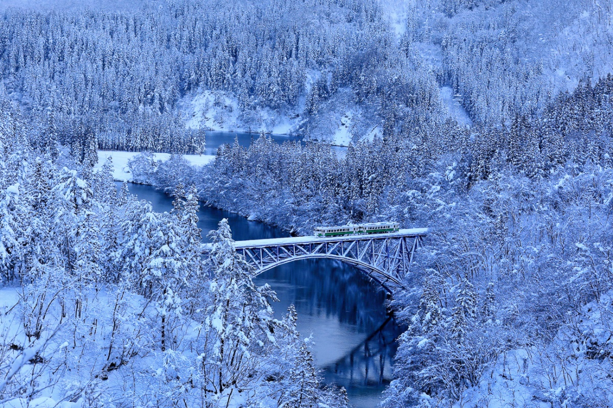 11. รถไฟสายทาดามิ จ.ฟุกุชิมะ (Tadami Line, Fukushima)