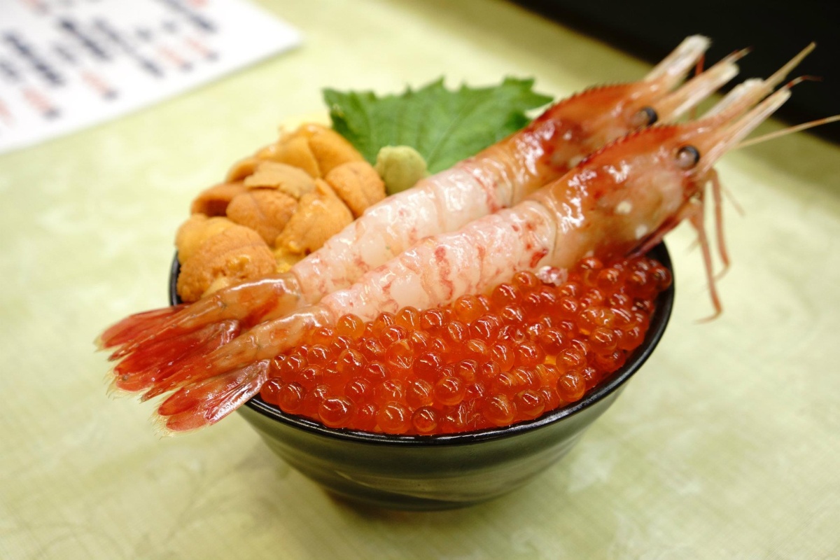 超值新鮮的小樽海鮮丼專賣店「滝波食堂」