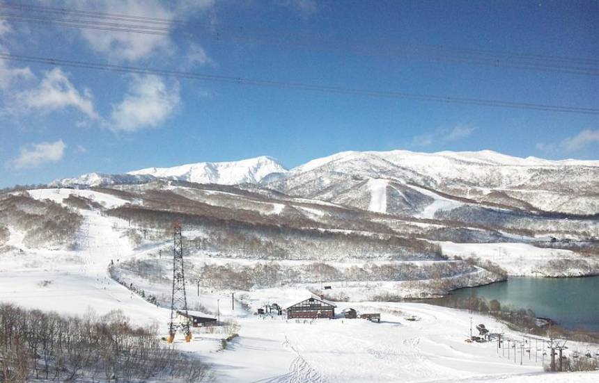 10 Best Ski Resorts In Japan For Beginners