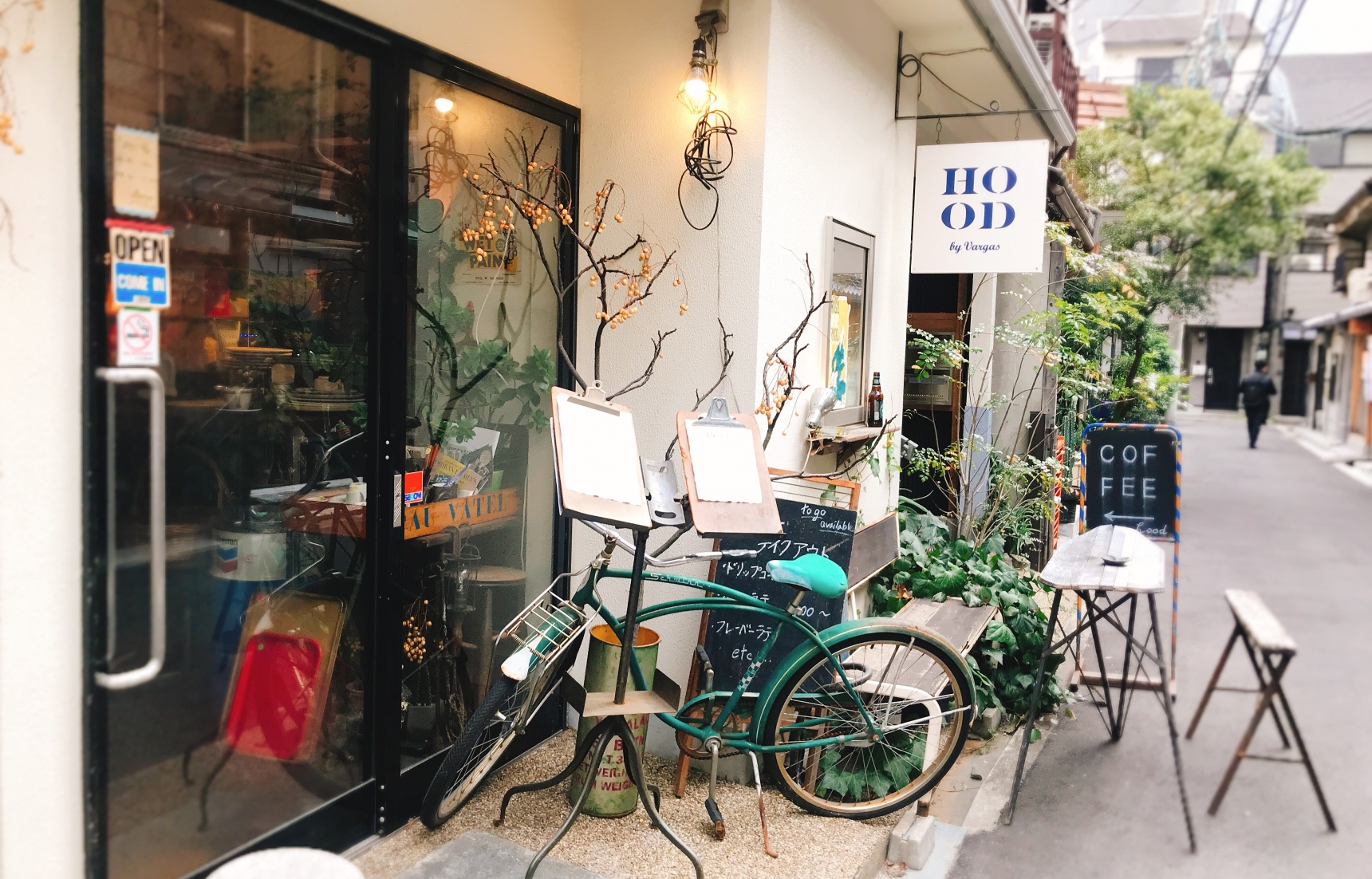 【大阪偶遇好店】隱身在新舊融合巷弄中的無機質咖啡廳「HOOD by Vargas」