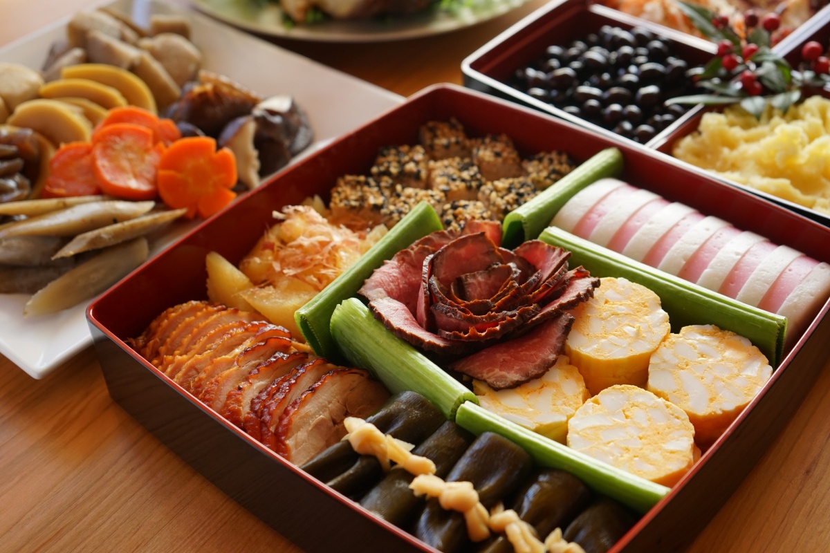 4. อาหารชุดประจำเทศกาลปีใหม่ โอเซจิ (Osechi)