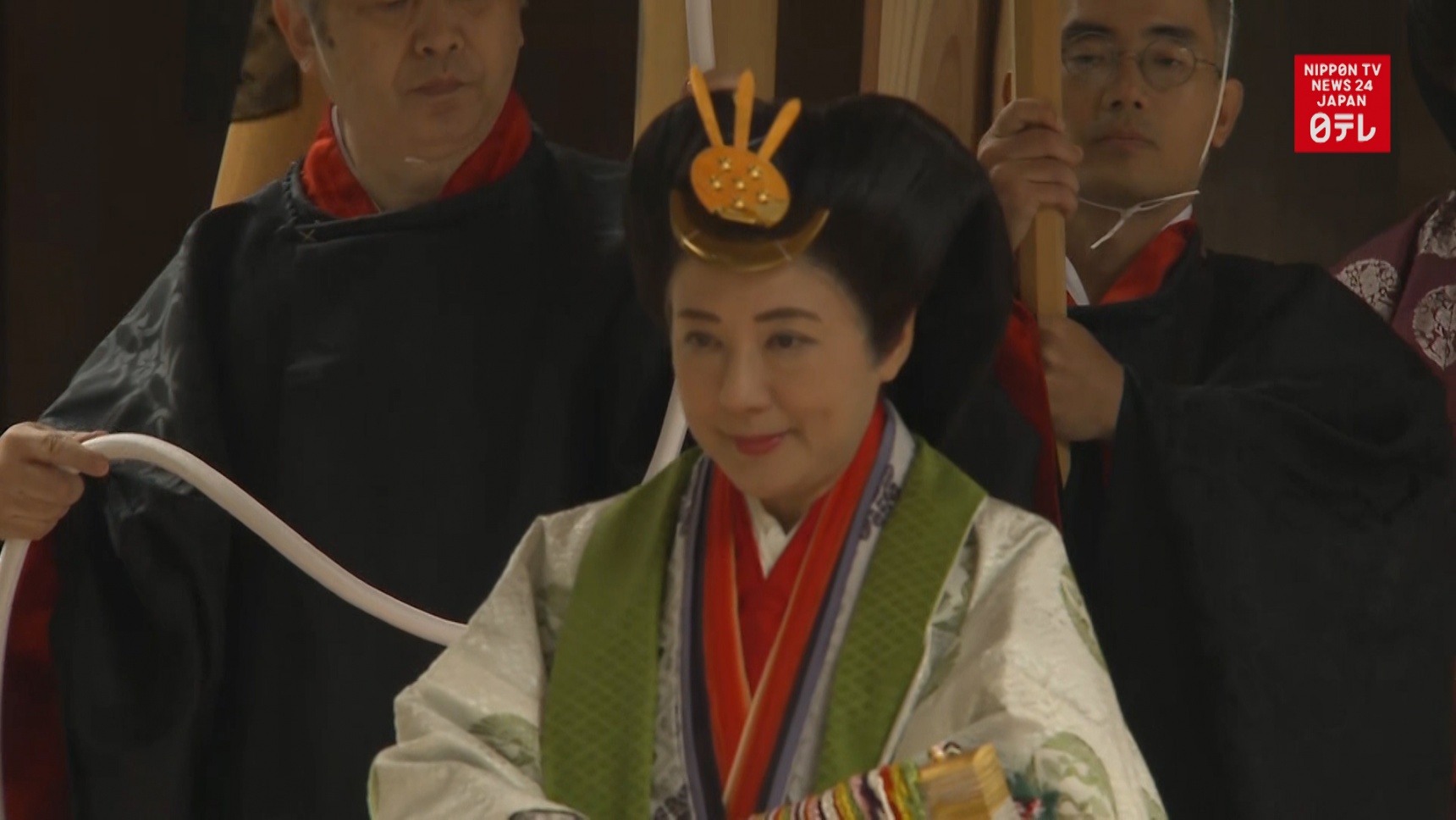 Imperial Couple Visits Ise Jingu