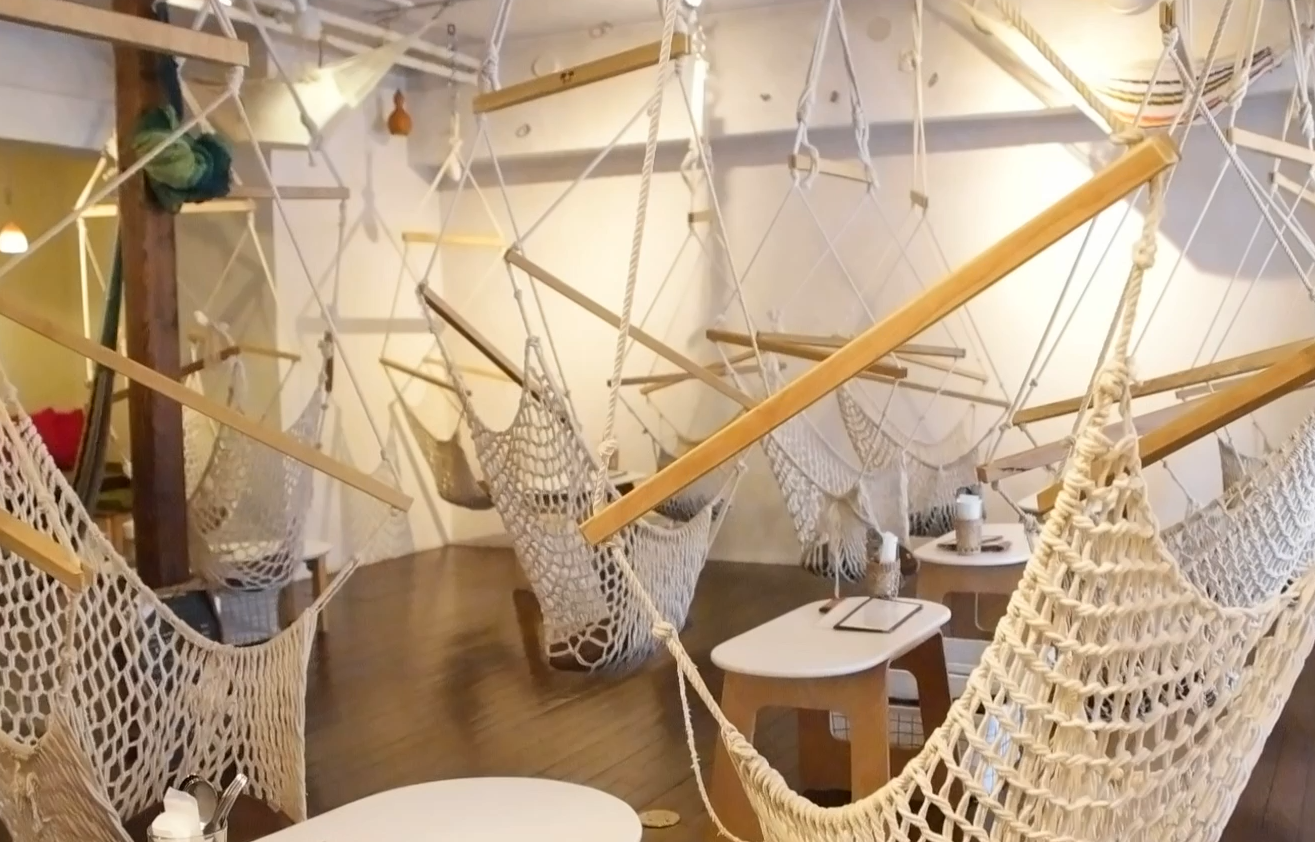 Hang Out at the Hammock Cafe, Literally