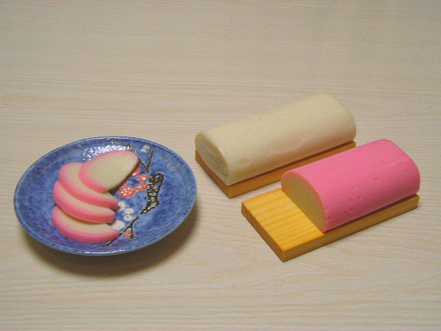 8. คามาโบโกะ (Kamaboko)