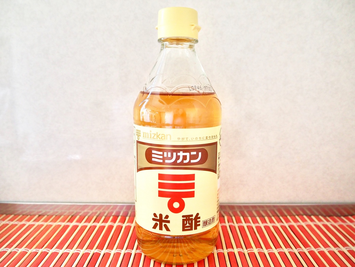 7. “โคเมะซึ” น้ำส้มสายชูหมักจากข้าว (Komezu/米酢)