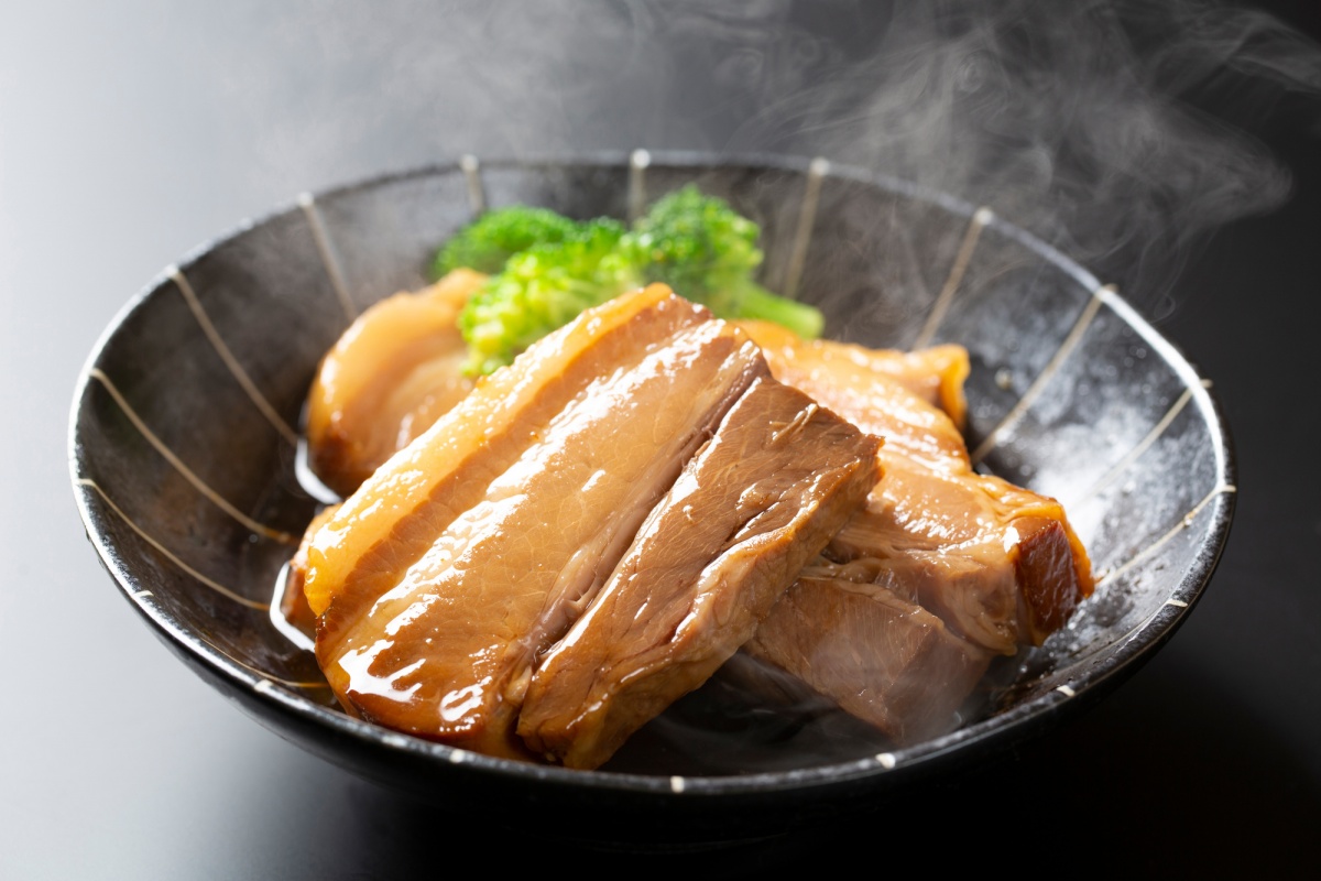 Okinawa Prefecture: Get Mouth-Watering Pork Belly at Taketomijima (Ginza)