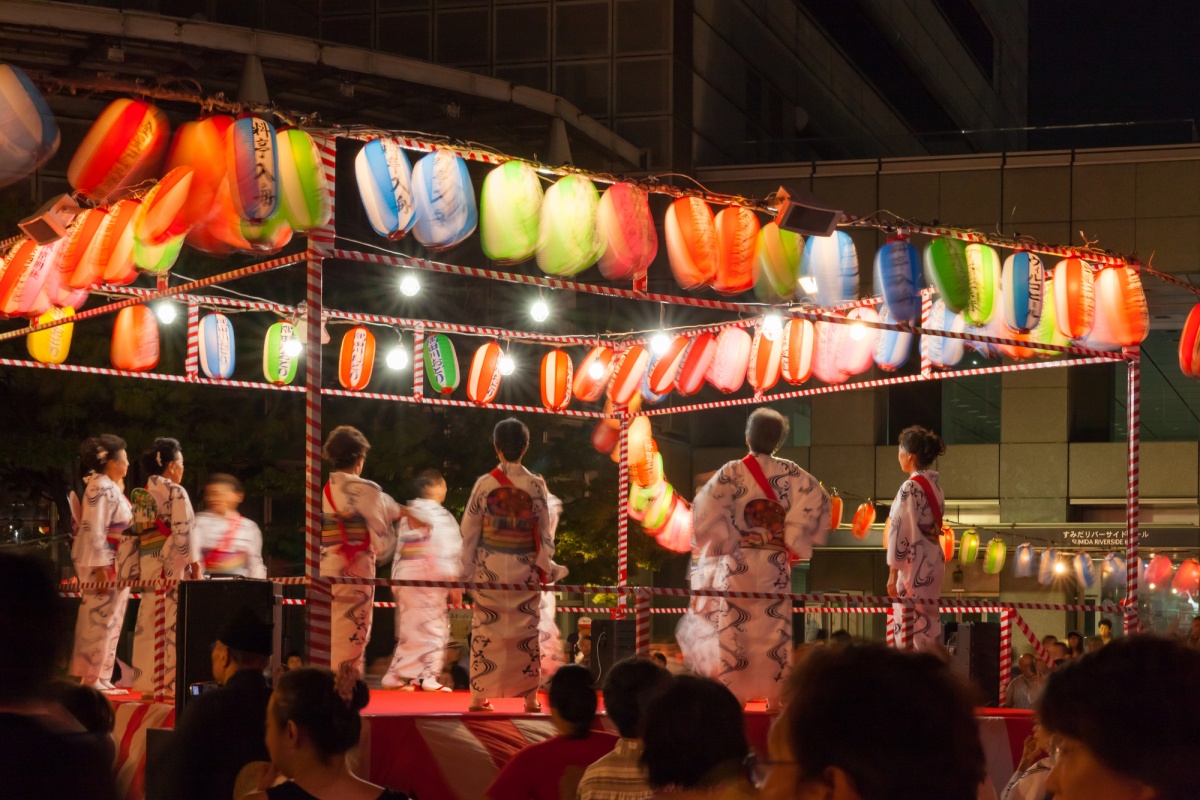 日本盂兰盆节特色图片