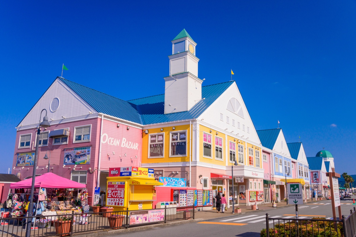 1. สถานีริมทางอิโตะมารีนทาวน์ (Roadside Station Ito Marine Town) จังหวัดชิซุโอกะ (Shizuoka)