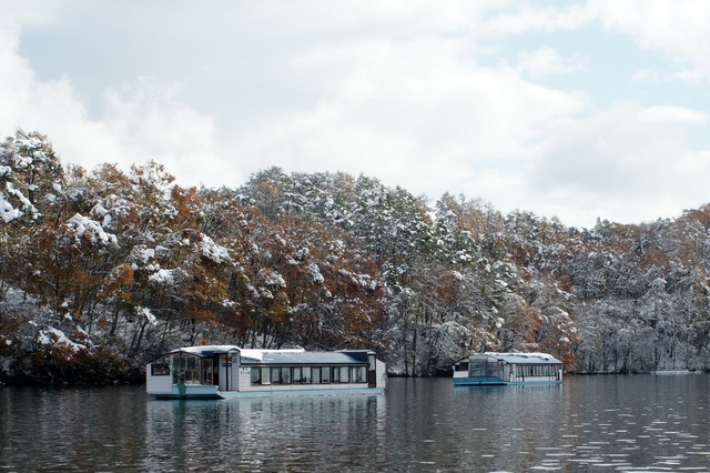 “Ice” Fishing: Sakamoto-ya, Lake Nojiri, Nagano
