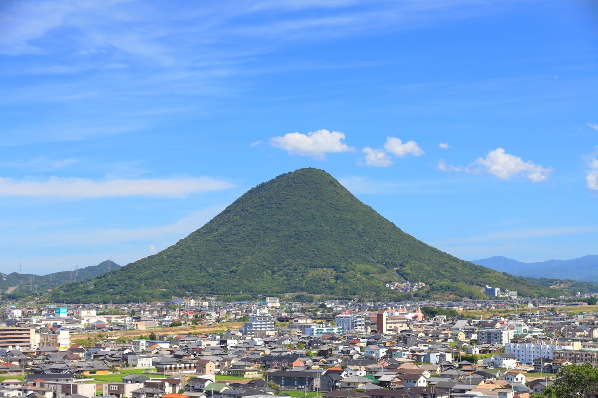 7. ภูเขาอิโนะยามะ (Mt.Iinoyama) จังหวัดคางาวะ (Kagawa)