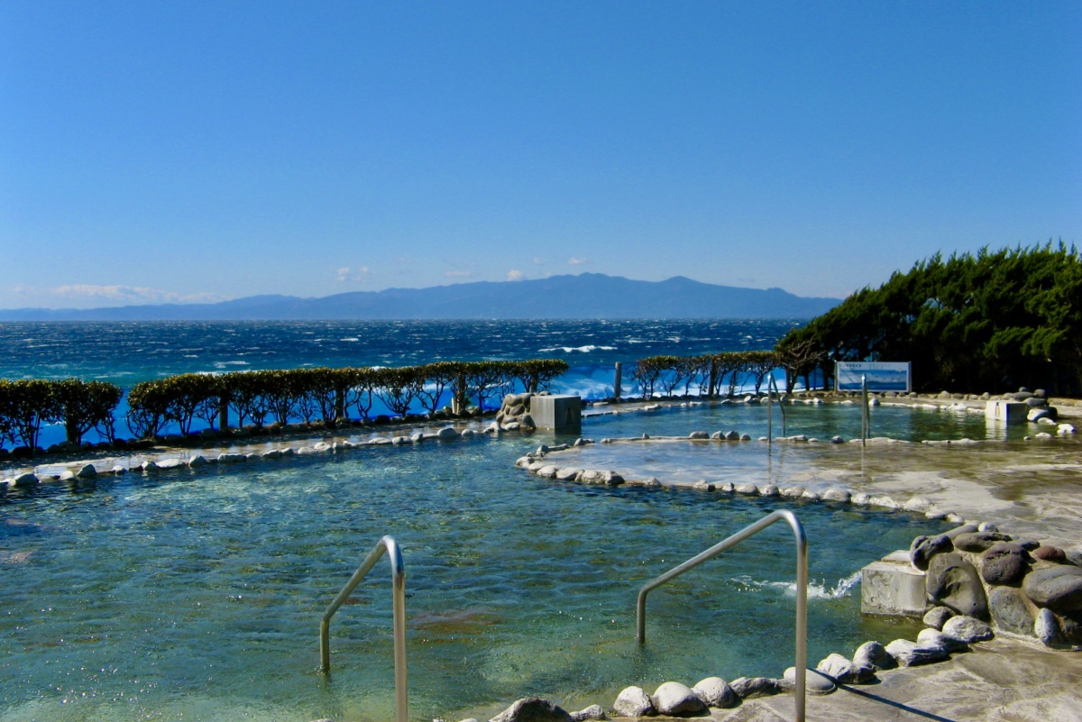 Hot Spring Panoramas and Oshima Delicacies