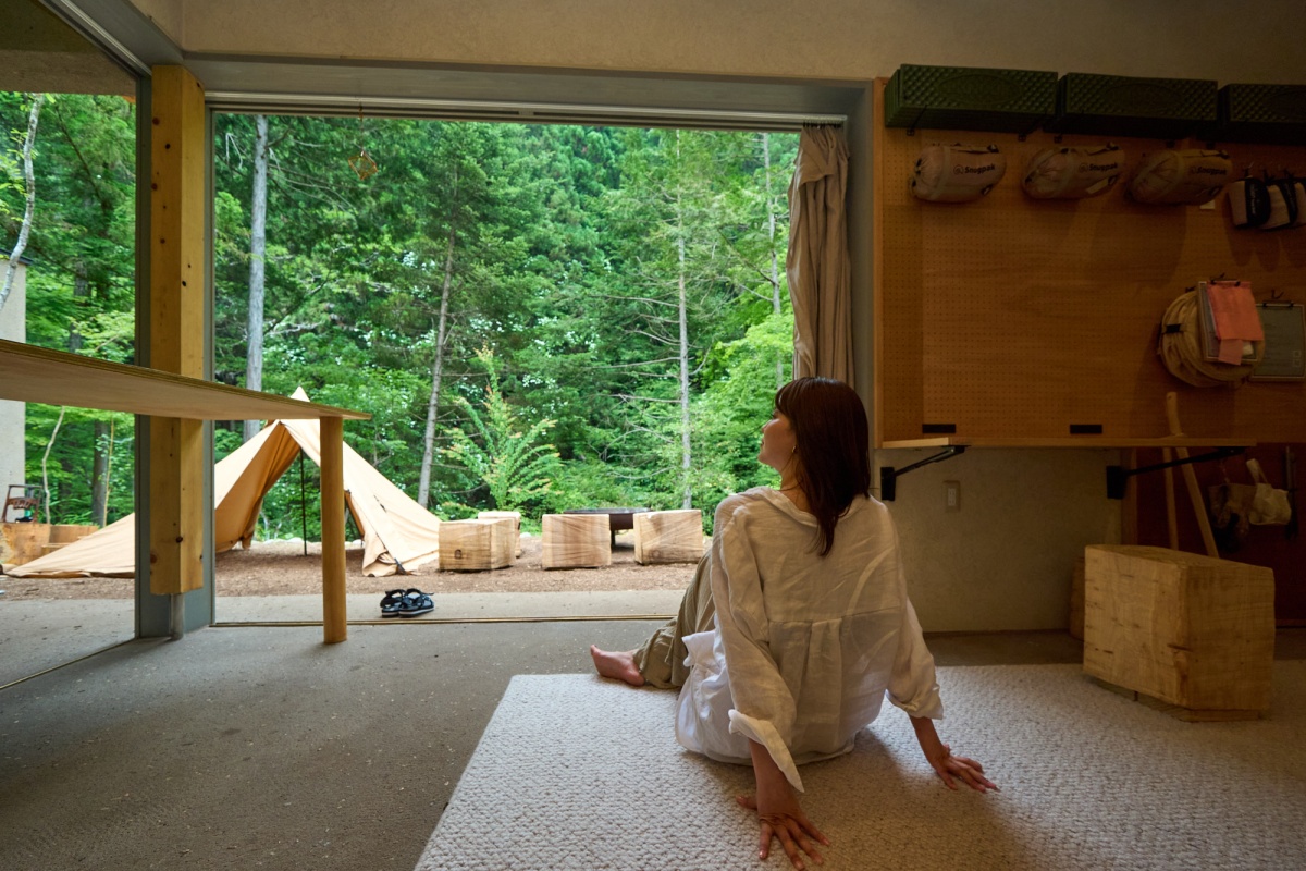 STAY③火とともに過ごす会員制の小屋（檜原村・HINOKO SHELTER）