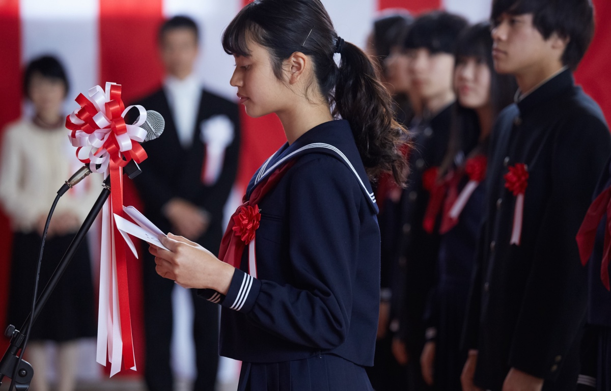 三月到四月：一场盛大的全民情感过山车