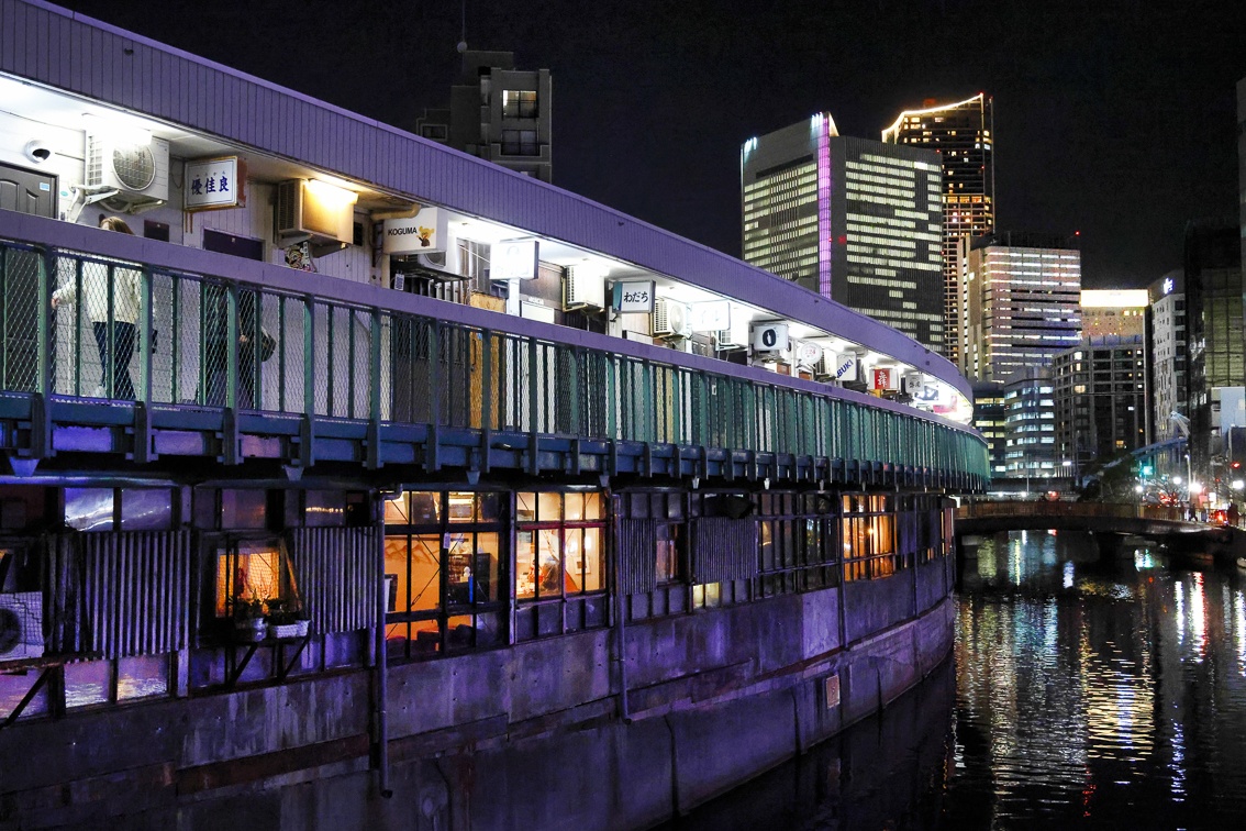 Into Harmonica Alley
