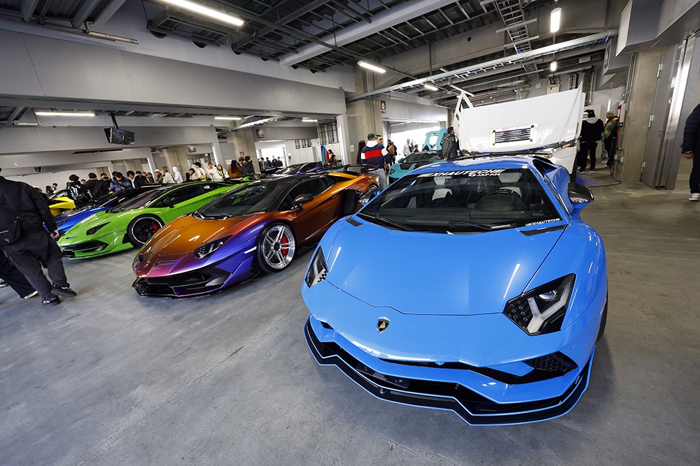 2,000 Custom Cars